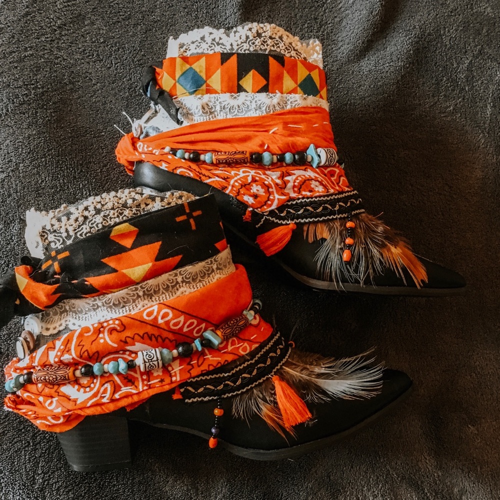 Upcycled boho boots - Picture 4 of 5